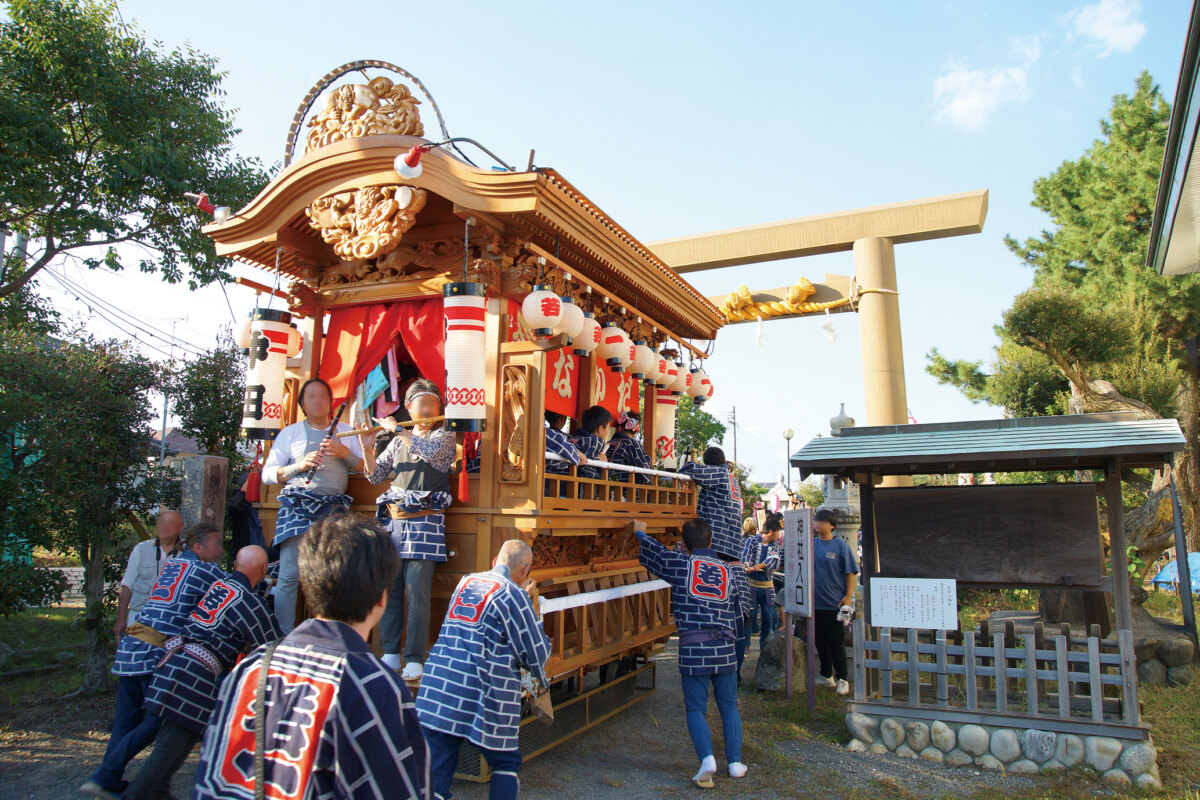 街を曳き回された屋台は若宮八幡宮へと集結