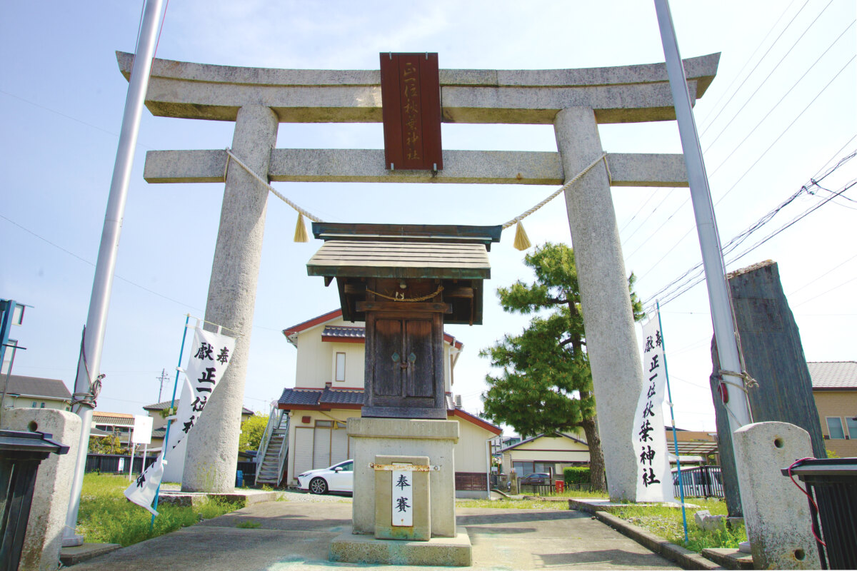 地域のシンボル・小松秋葉神社大鳥居(二の鳥居)