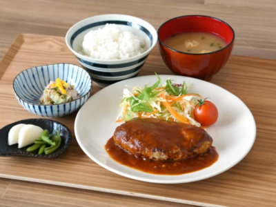 定食と喫茶ボルドー